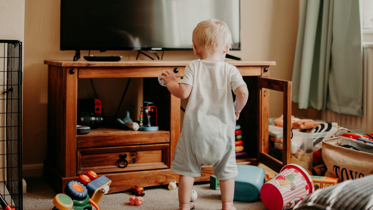 How to Clean Baby Gear Safely | Simple Non-Toxic Cleaning Guide