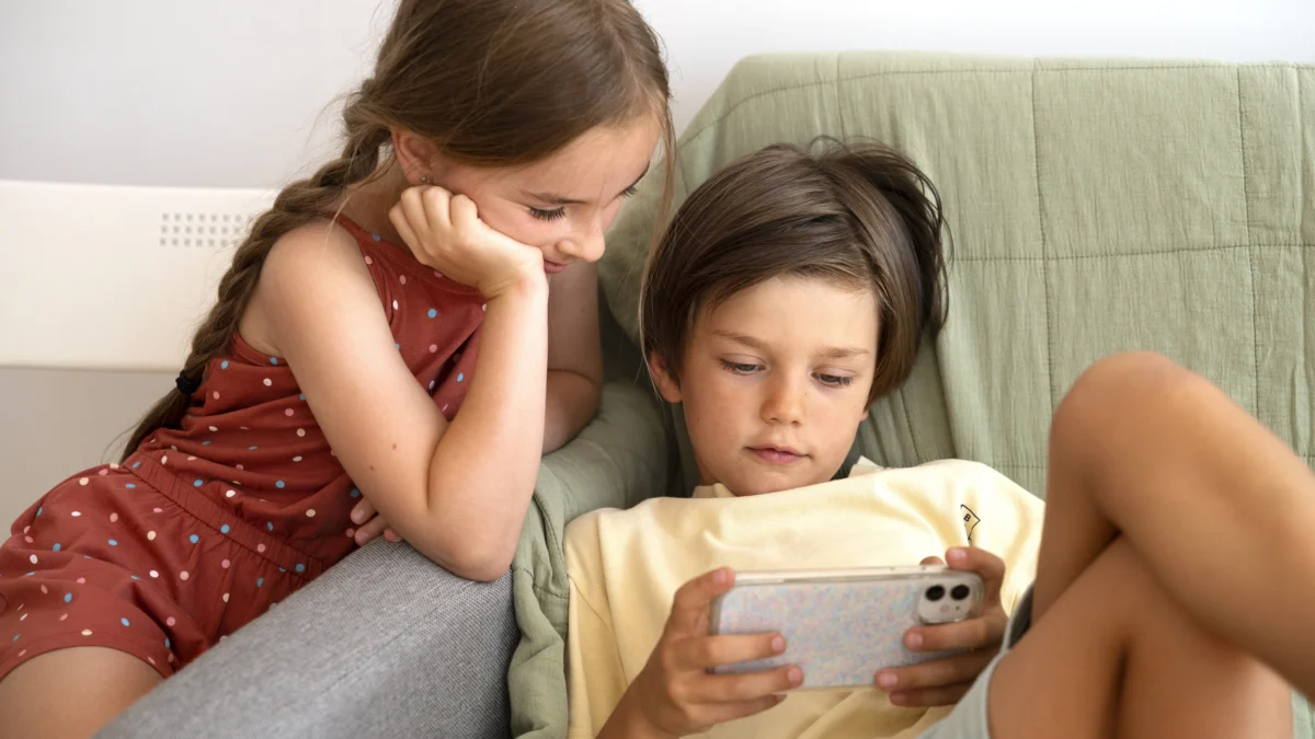 No Phone Summer: How to Get Kids Off Screens Without the Meltdowns
