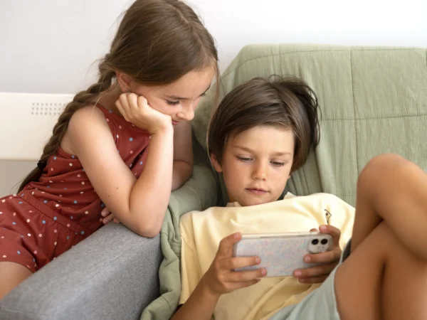 No Phone Summer: How to Get Kids Off Screens Without the Meltdowns