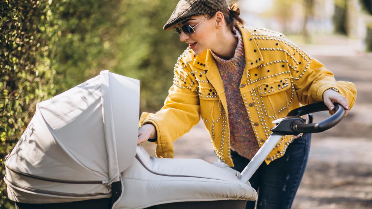 Travel‑Friendly Must‑Haves 2026: Lightweight Gear for Flying Moms