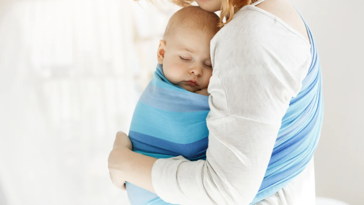 The New Mom Arm Nursing Cover Replacing the Old Apron Style — And Why Moms Are Obsessed