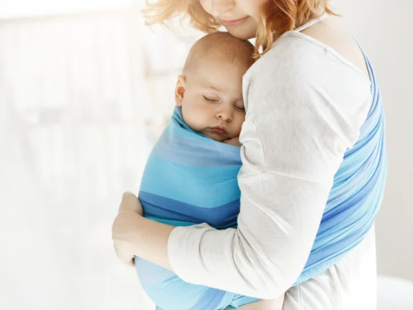 The New Mom Arm Nursing Cover Replacing the Old Apron Style — And Why Moms Are Obsessed