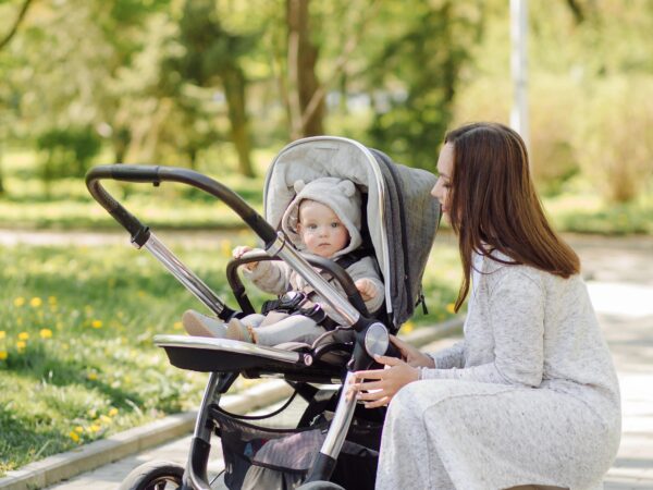 How to Choose a Compact Travel Stroller: The Ultimate Guide for Flying Moms