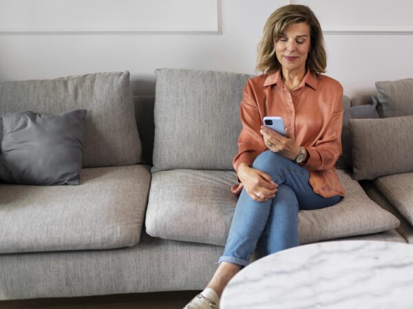 Digital Detox for Moms: How to Reduce Phone Anxiety and Reclaim Your Time