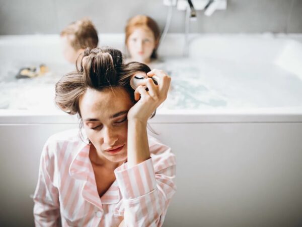 5‑Minute Self Care for Moms Before the Kids Wake Up: A Realistic Morning Routine I Actually Use