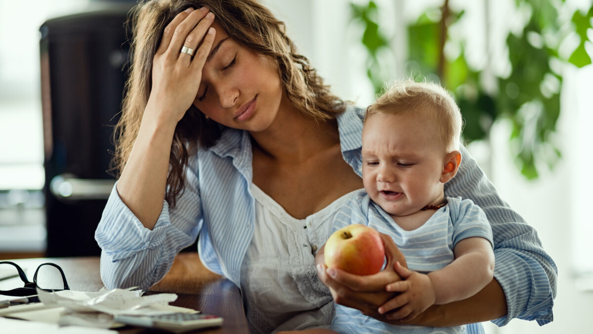 Mom Guilt: Why You Feel It, How Social Media Makes It Worse, and 7 Ways to Let Go